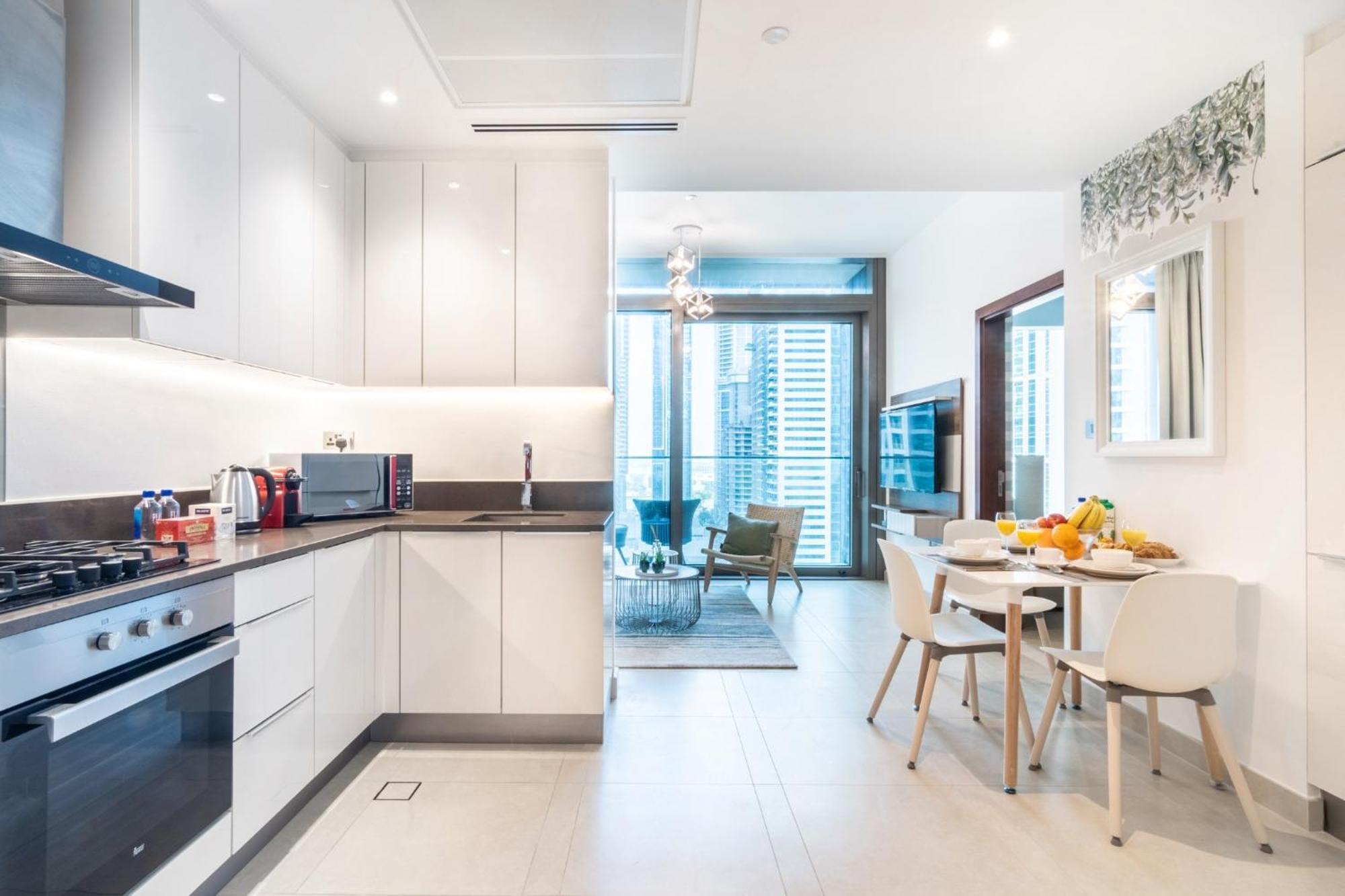 Marina Gate Cozy 1br, Pool, Gym, & Direct Marina Walk Access Apartment Dubai